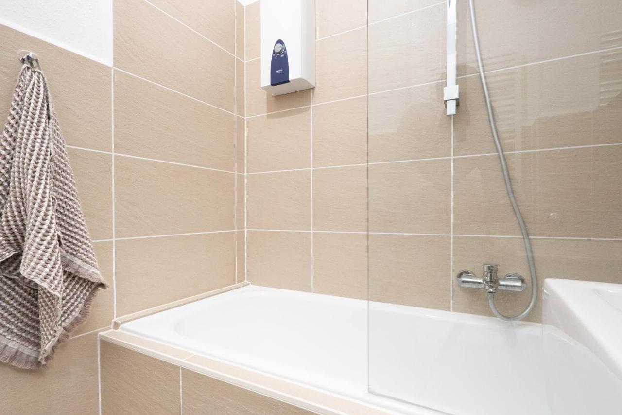 Studioapartment Mit Kueche Und Grossem Balkon